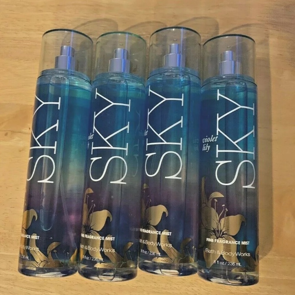 X4 BATH & BODY WORKS VIOLET LILY SKY  MIST SPRAy
